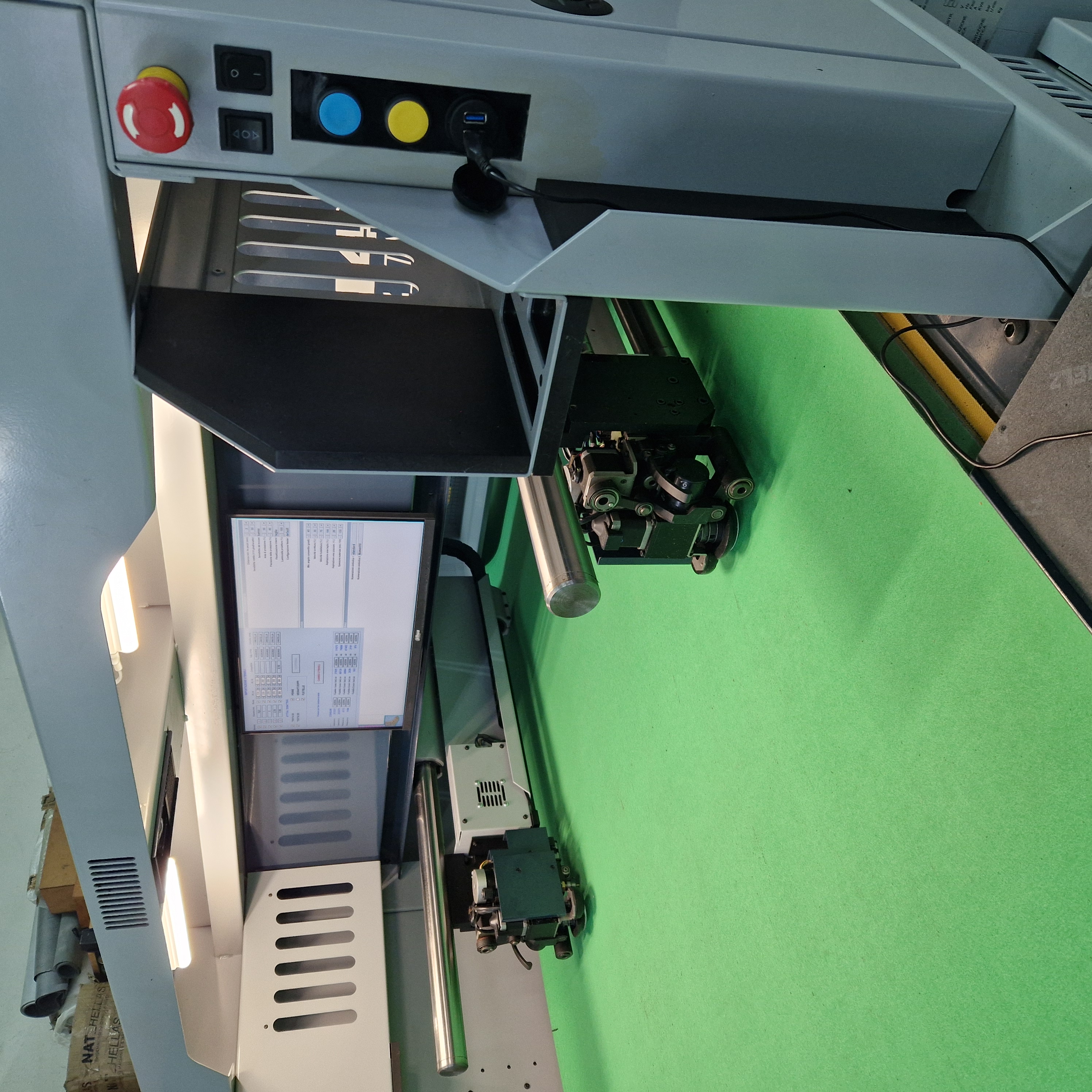 Automatic cutting machine Comelz CM44plus 2011