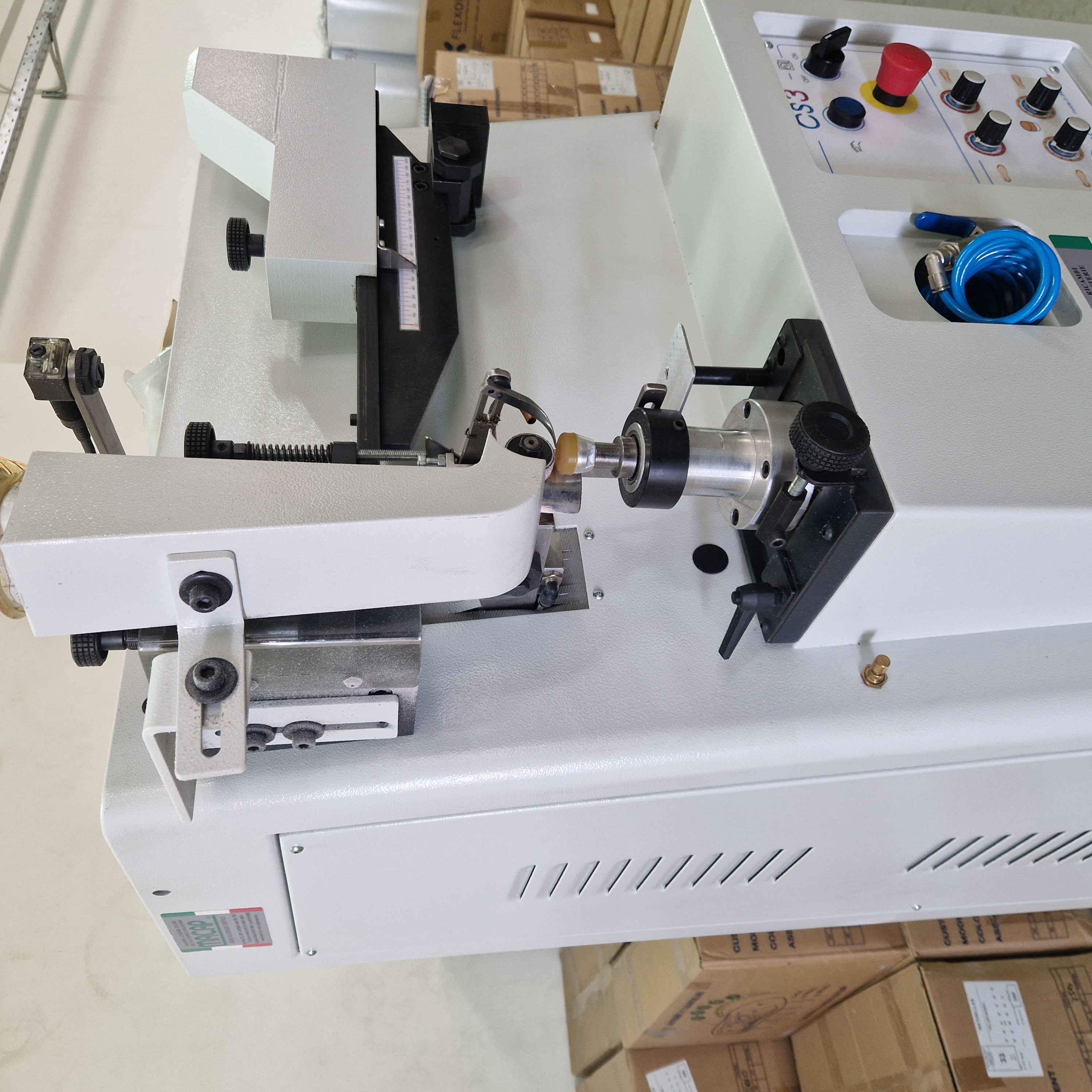 Automatic roughing machine for covered insoles COSMOPOL CS3
